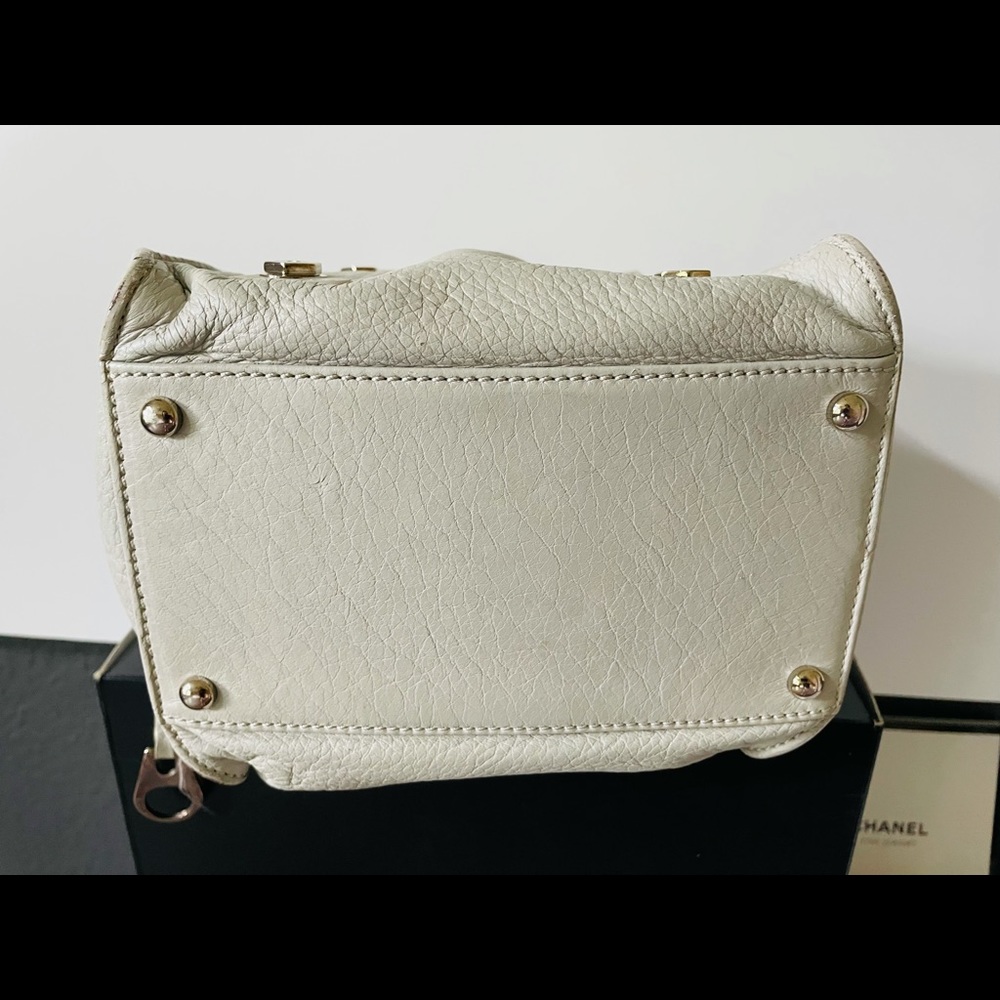 💯AUTHENTIC CHANEL mini leather bag - Picture 4 of 13